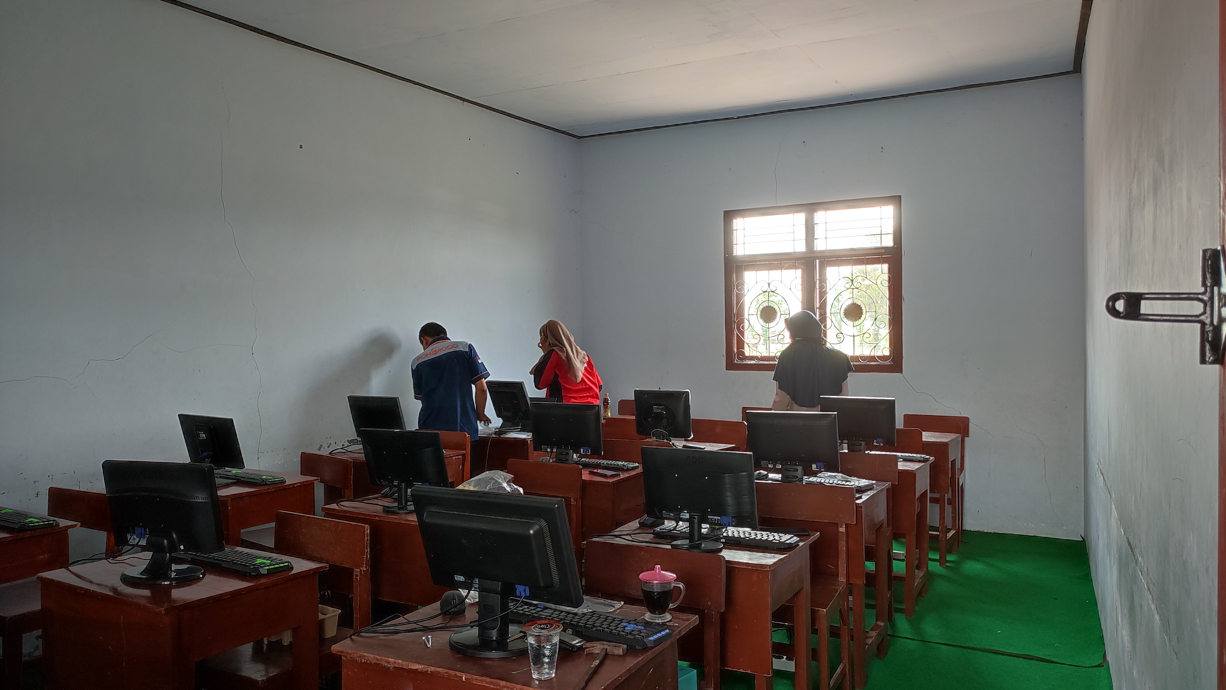 Mempersiapkan ANBK di Ruang Laboratorium Komputer