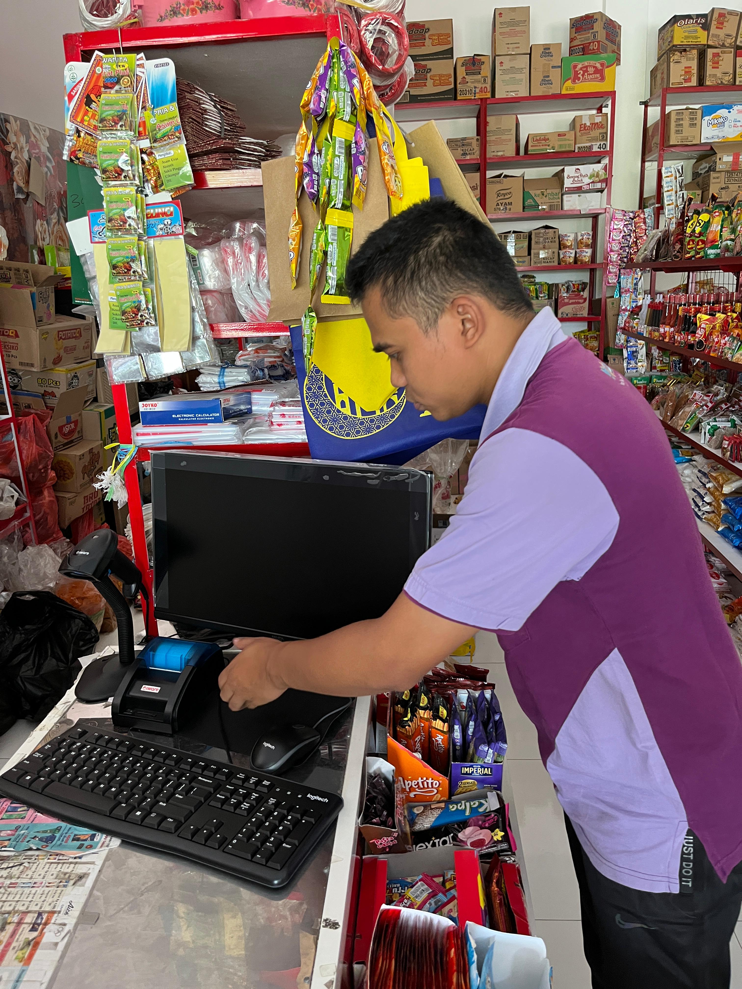 Pemasangan Komputer Kasir Lengkap di Toko Retail