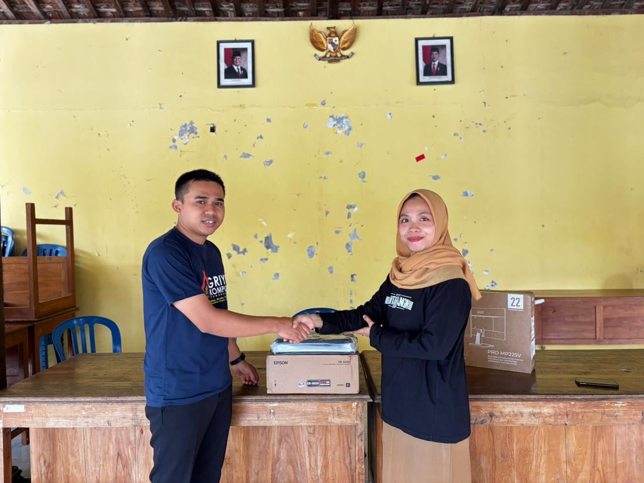 Pengadaan Proyektor, Monitor, dan Printer – Griya Komputer Ponorogo
